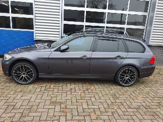 BMW 3-serie 320i High Executive Automaat Schadevrij picture 2