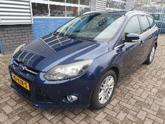 Damaged car Ford Focus 1.6 EcoBoost Lease Titanium schadevrij 2012/6