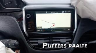 Peugeot 2008 2008 (CU), MPV, 2013 / 2019 1.2 12V e-THP PureTech 110 picture 24