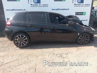 Auto da rottamare Peugeot 308 308 (L3/L8/LB/LH/LP), Hatchback 5-drs, 2013 / 2021 1.6 BlueHDi 120 2014/8