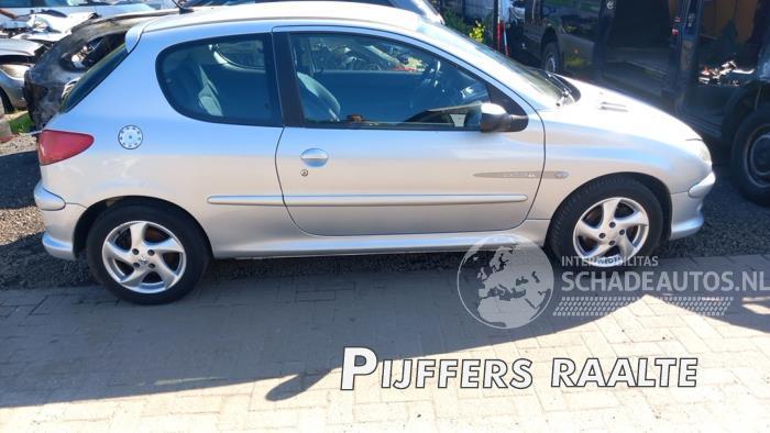 Peugeot 206 206 (2A/C/H/J/S), Hatchback, 1998 / 2012 1.4 16V