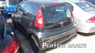 Autoverwertung Peugeot 107 107, Hatchback, 2005 / 2014 1.0 12V 2009/2