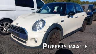 Salvage car Mini Cooper Mini (F55), Hatchback 5-drs, 2013 1.5 12V Cooper 2016/1