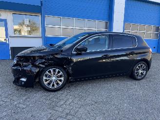 krockskadad bil auto Peugeot 308 1.2 PURE TECH  ALLURE 2017/1