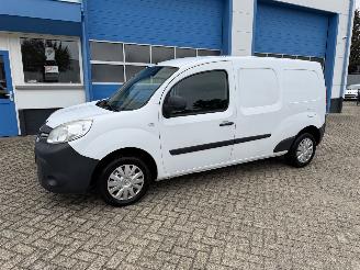 krockskadad bil bedrijf Renault Kangoo 1.5 DCI  EXPRESS  MAXI  BLACK EDITION 2015/11