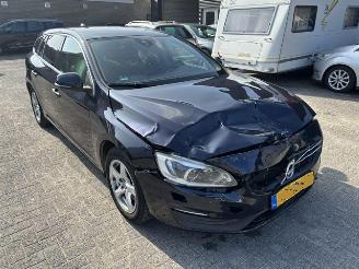 Vaurioauto  passenger cars Volvo V-60 2.0 D2 Nordic+ 2016/12