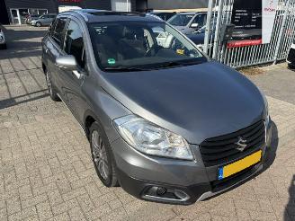 Damaged car Suzuki SX4 1.6 DDiS Exclusive Pano 2015/1