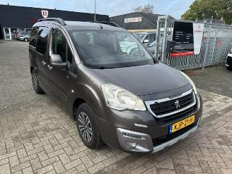 Unfallwagen Peugeot Partner Tepee 1.2 PureTech Active 2017/4