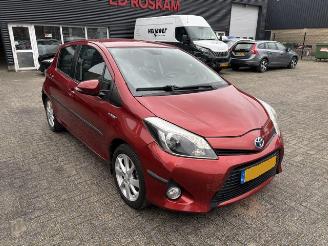 krockskadad bil auto Toyota Yaris 1.5 Full Hybrid Dynamic Automaat 2012/9