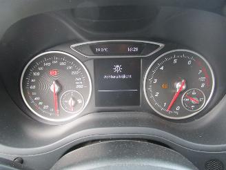 Mercedes B-klasse 180 Business picture 17