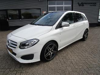 skadebil auto Mercedes B-klasse 180 Business 2017/2