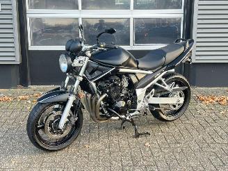 krockskadad bil motor Suzuki Bandit 650 GSF Naked ABS 2006/2