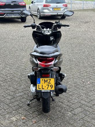 Honda PCX 125  picture 4