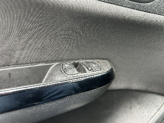 Opel Corsa-E 1.0 Turbo 120 Jaar Edition picture 18