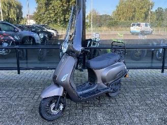 Schade scooter BTC  Riva 2020/8