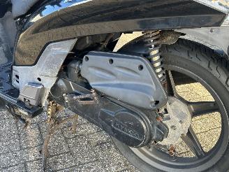 Kymco  People S picture 11