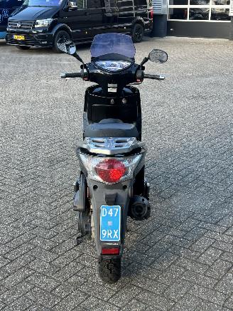 Kymco  People S picture 4