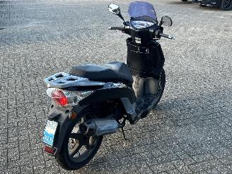 Kymco  People S picture 5