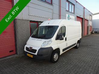 Tweedehands bestelwagen Peugeot Boxer 330 2.2 HDI L2H2 Profit+ 2014/8