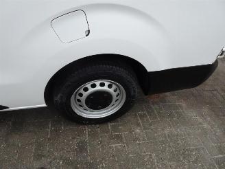 Peugeot Expert 231L 2.0 BlueHDI 120 DC Premium 6 pers airco picture 25