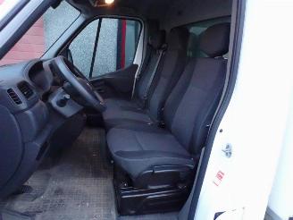 Renault Master T35 2.3 dCi 145 L3 Energy EURO VI bakwagen met laadklep picture 28
