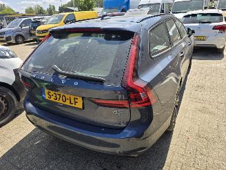 Voiture accidenté Volvo V-90 B5 Automaat Plus Dark 2023/2