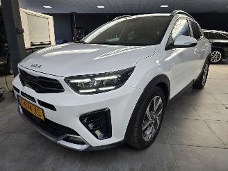 Schadeauto Kia Stonic 1.0 T-GDi Mhev GT-L Motor loopt onregelmatig 2023/10