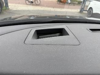 Citroën C6 2.7 HdiF V6 Lignage  Sedan 4-dr. picture 15