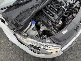 Peugeot 208 1.2 PureTech Signature NAVIGATIE picture 28