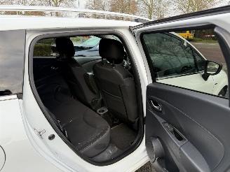 Renault Clio 0.9 TCe Limited  NAVIGATIE  Stationwagen 5-dr. picture 16