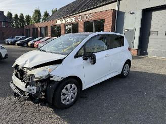 krockskadad bil auto Toyota Verso S 1.3 ASPIRATION 2011/9