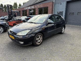 Schadeauto Ford Focus 1.6-16V Trend (Hatchback 5-dr.) 2002/6