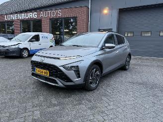 damaged passenger cars Hyundai Bayon 1.0 T-GDI  AUTOMAAT Premium Sky (SUV 5-dr.) 2023/3