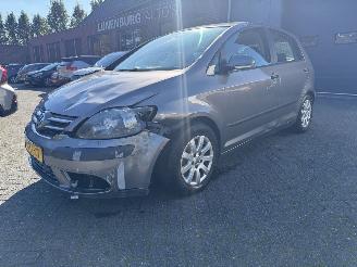 Vaurioauto  passenger cars Volkswagen Golf 1.6 FSI Comfortline  AUTOMAAT (MPV 5-dr.) 2006/8