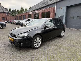 krockskadad bil auto Volkswagen Golf 1.6 TDI Highline BlueMotion 2011/9