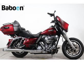 skadebil motor Harley-Davidson GSX-R750 FLHTK Electra Glide Classic 2015/1