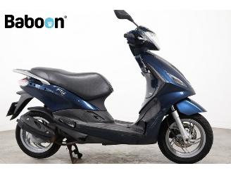 Schade scooter Piaggio  Fly 45KM 2013/4