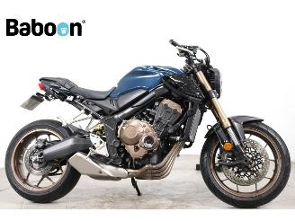 krockskadad bil motor Honda CB 650 R 2020/6
