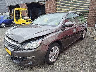 Peugeot 308 1.6 BlueHDI Blue Lease Executive picture 5