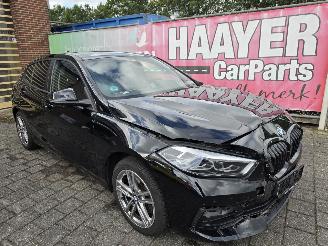  BMW 1-serie 118i Business Edition 2022/4