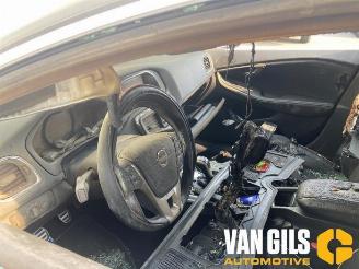 Volvo V-40 V40 (MV), Hatchback 5-drs, 2012 / 2019 2.0 D2 16V picture 9