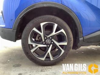 Toyota C-HR C-HR (X1,X5), SUV, 2016 1.8 16V Hybrid picture 10