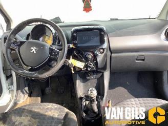 Peugeot 108 108, Hatchback, 2014 1.0 12V VVT-i picture 18