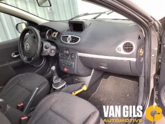 Renault Clio Clio III (BR/CR), Hatchback, 2005 / 2014 1.2 16V TCe 100 picture 12