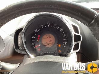 Peugeot 108 108, Hatchback, 2014 1.0 12V VVT-i picture 19