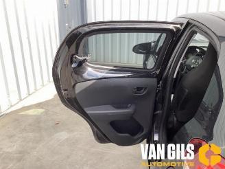 Peugeot 108 108, Hatchback, 2014 1.0 12V VVT-i picture 12