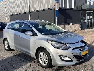 Voiture accidenté Hyundai I-30 Wagon 1.4 2014/12