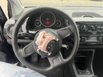 Volkswagen Up! 1.0 move up! BlueMotion picture 17