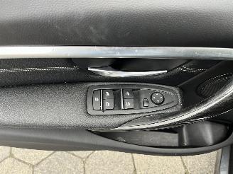 BMW 3-serie Touring 318i Luxury Edition picture 13