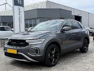 Voiture accidenté Volkswagen T-Roc 1.0 TSI Life Edition 2024/10